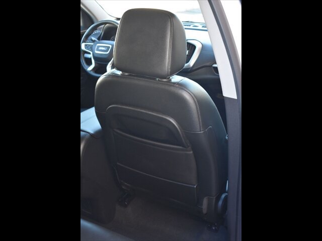 Used 2023 GMC Terrain SLT FWD image 27