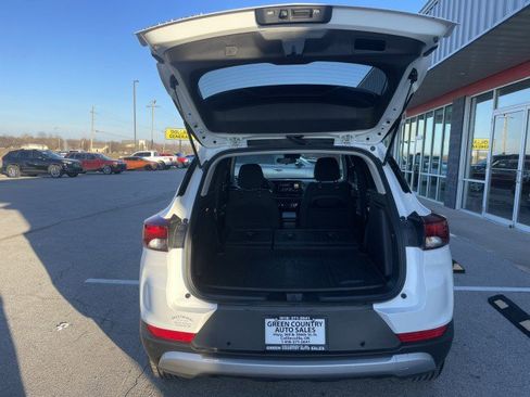 Used 2025 Chevrolet TrailBlazer LT w/ LT Cold Weather Package image 13