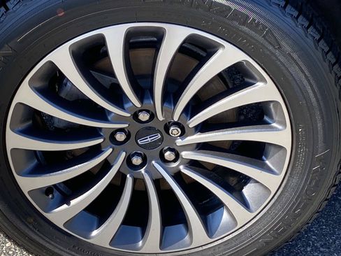 Used 2020 Lincoln Aviator Reserve w/ Equipment Group 201A AWD/4WD image 28
