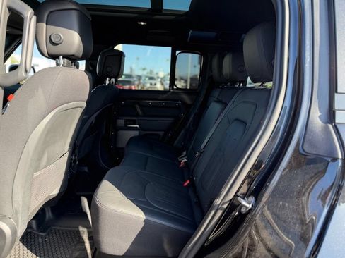 Used 2024 Land Rover Defender 110 X AWD/4WD image 4