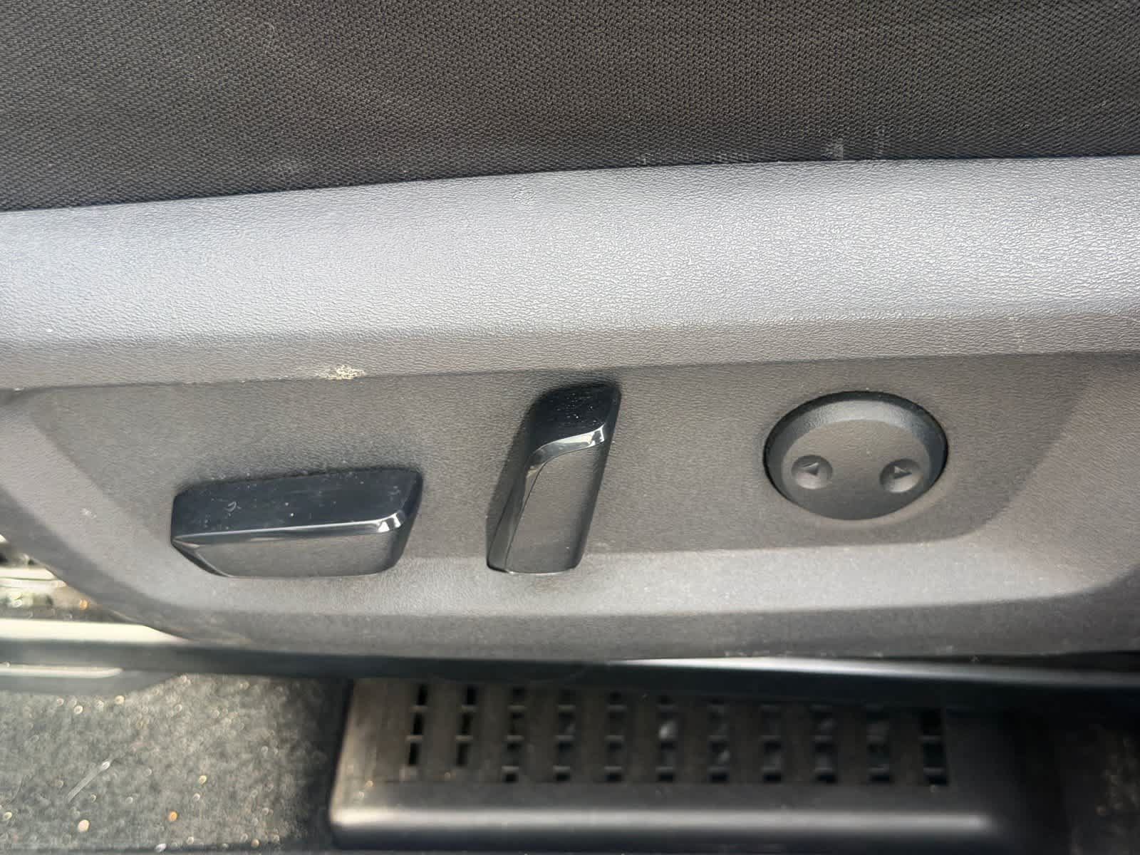 Certified 2023 Nissan Rogue SV FWD image 10