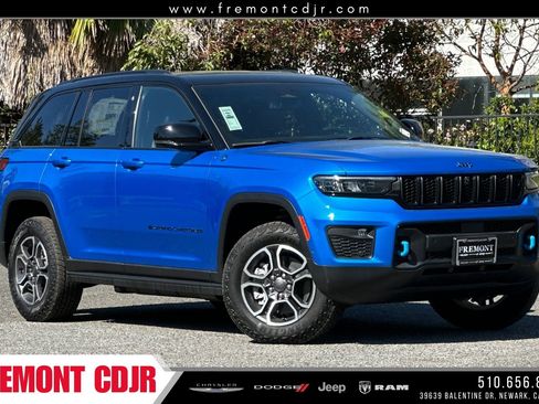 New 2023 Jeep Grand Cherokee Trailhawk w/ Advanced Protech Group II image 1