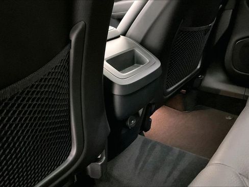 Certified 2025 Volvo XC60 B5 Plus image 30