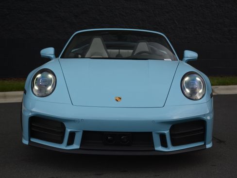 Certified 2025 Porsche 911 Carrera RWD image 10
