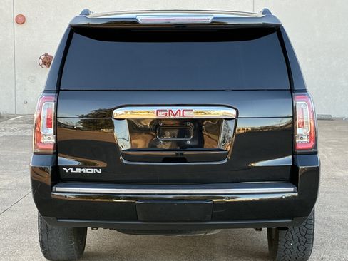 Used 2016 GMC Yukon Denali RWD image 30