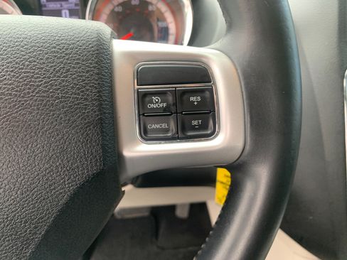 Used 2015 Dodge Grand Caravan SXT w/ Rear Park Assist Package FWD image 10