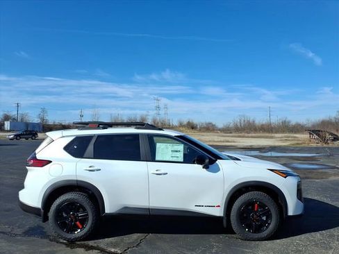 New 2026 Nissan Rogue Rock Creek image 8