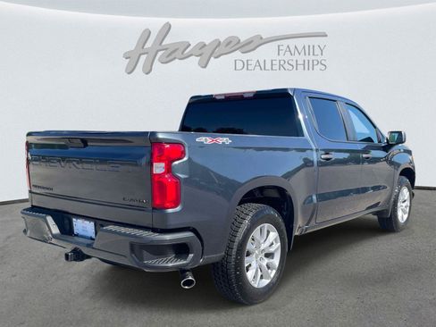 Used 2020 Chevrolet Silverado 1500 Custom w/ Custom Value Package AWD/4WD image 3