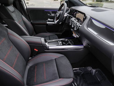 New 2025 Mercedes-Benz GLA 250 4MATIC image 20