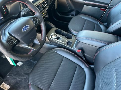 New 2025 Ford Escape ST-Line w/ Equipment Group 301A image 10