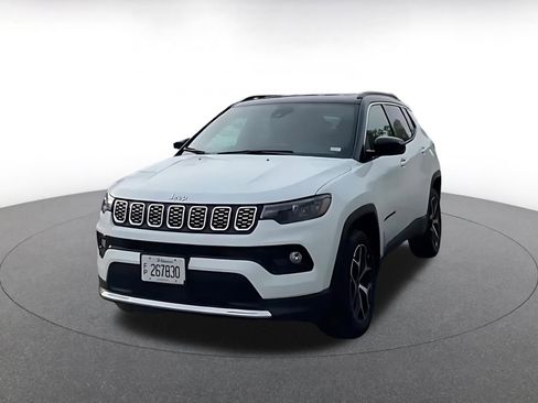 Used 2025 Jeep Compass Limited image 4