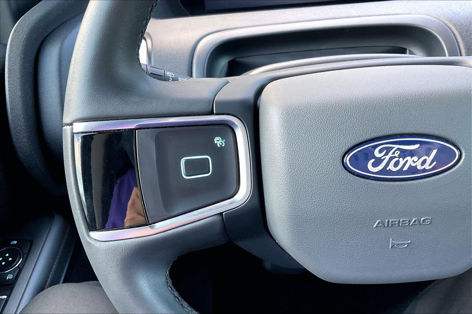 Used 2025 Ford Expedition Active AWD/4WD image 18