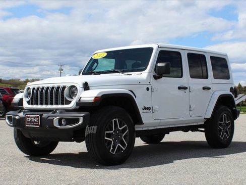 Certified 2025 Jeep Wrangler Unlimited Sahara AWD/4WD image 1