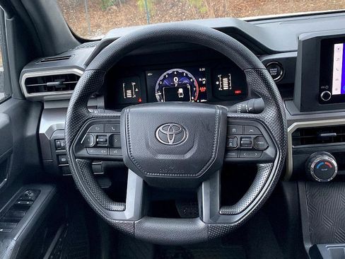 Certified 2025 Toyota Tacoma SR5 image 12