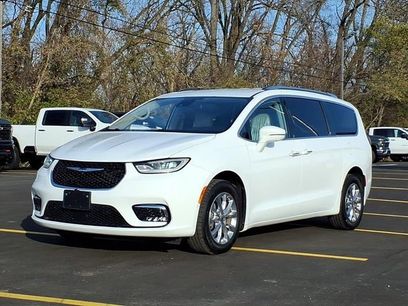 Used 2021 Chrysler Pacifica Touring-L w/ Premium & Safety Sphere Group