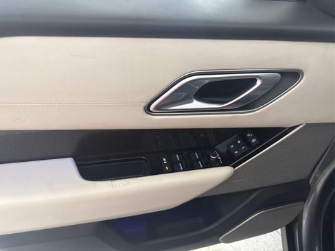 Used 2018 Land Rover Range Rover Velar AWD/4WD image 30