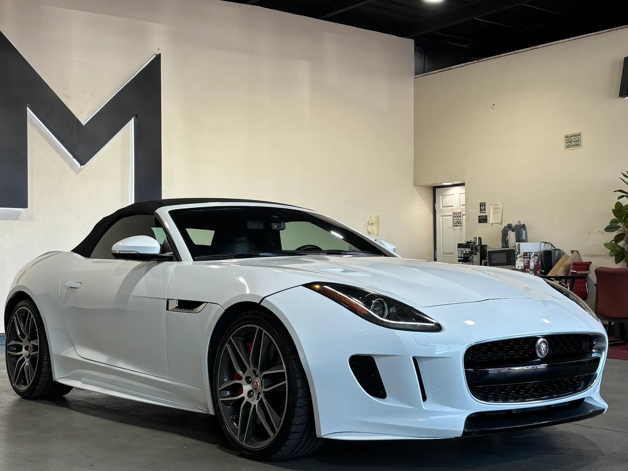 Used 2017 Jaguar F-TYPE R AWD/4WD image 5