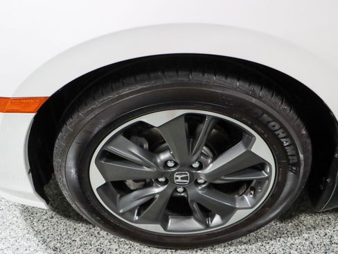 Used 2023 Honda Odyssey Elite image 11