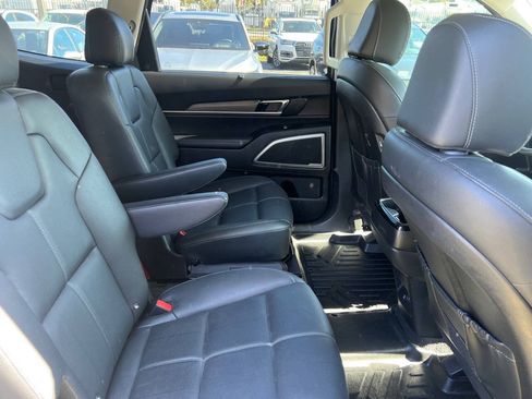 Used 2022 Kia Telluride EX w/ EX Premium Package FWD image 10