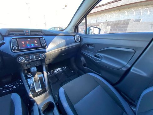 Used 2025 Nissan Versa SV image 33