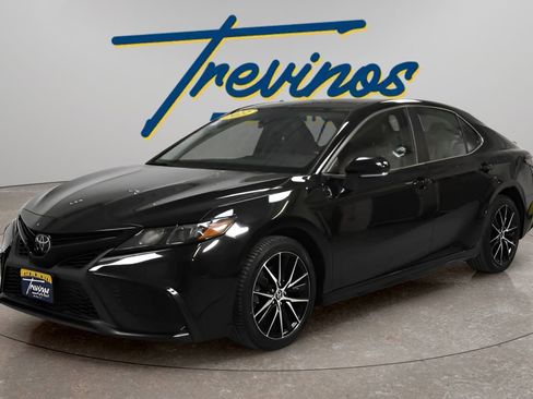 Used 2022 Toyota Camry SE FWD image 8