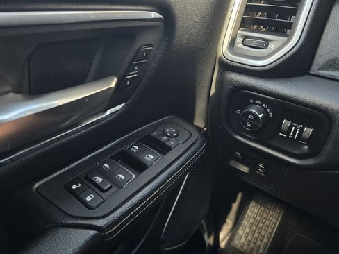 Used 2025 RAM 1500 Laramie AWD/4WD image 24