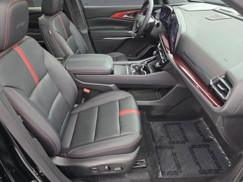 Used 2024 Chevrolet Traverse RS FWD image 33