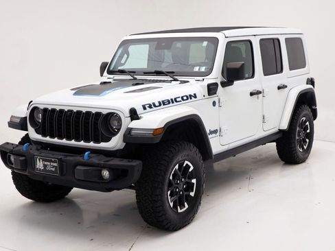 Used 2024 Jeep Wrangler Unlimited Rubicon 4xe image 2