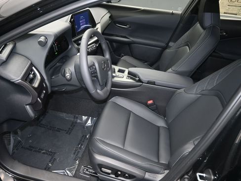 New 2026 Lexus UX 300h FWD image 10