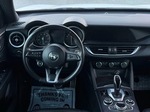 Used 2022 Alfa Romeo Stelvio Sprint image 33