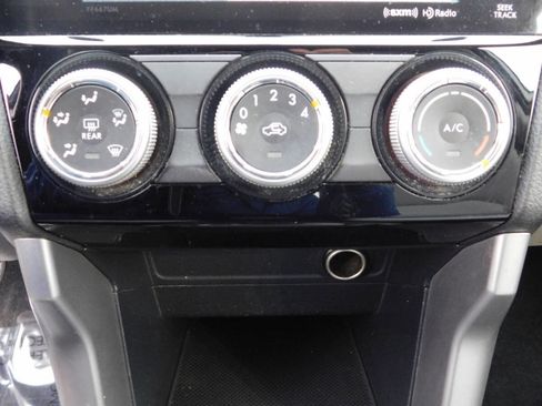 Used 2016 Subaru Forester 2.5i Premium w/ All-Weather Package image 14