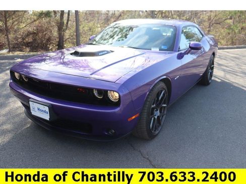 Used 2016 Dodge Challenger R/T image 3
