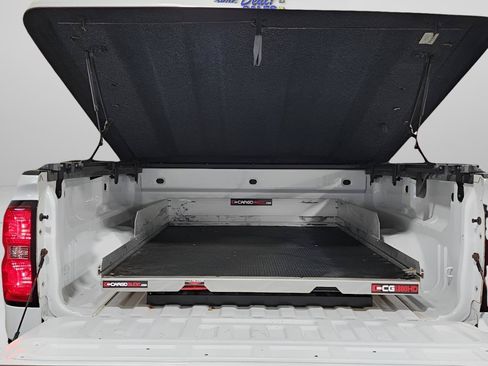 Used 2018 Chevrolet Silverado 2500 W/T AWD/4WD image 13