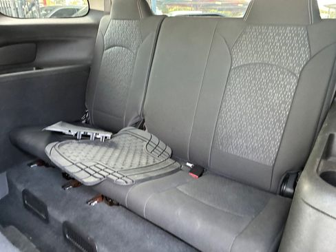Used 2016 GMC Acadia SLE FWD image 20