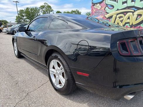 Used 2013 Ford Mustang Coupe RWD image 4