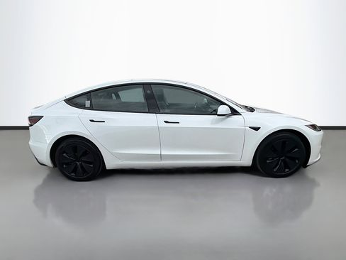 Used 2024 Tesla Model 3 Standard Range image 2