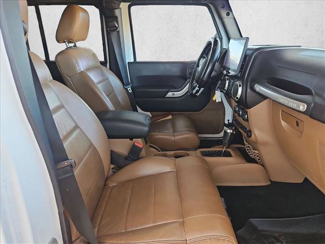Used 2011 Jeep Wrangler Unlimited Sahara w/ Connectivity Group AWD/4WD image 17