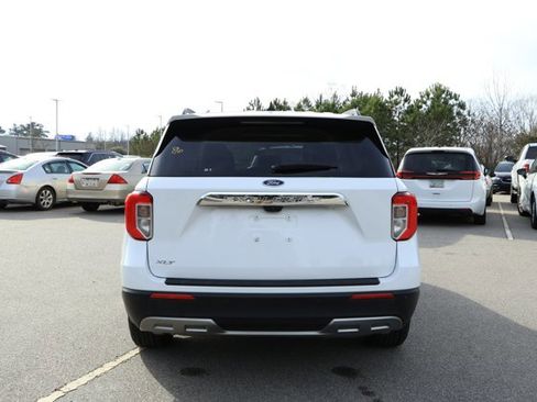 Used 2023 Ford Explorer XLT w/ Equipment Group 202A image 7