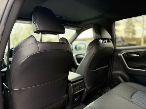 Used 2020 Toyota RAV4 XSE image 17