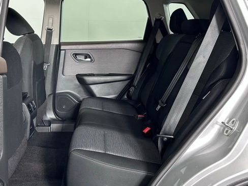 Used 2023 Nissan Rogue SV image 22