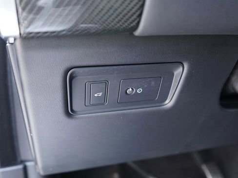 Used 2019 Land Rover Range Rover Sport SVR image 39