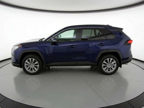 Used 2023 Toyota RAV4 XLE Premium image 8