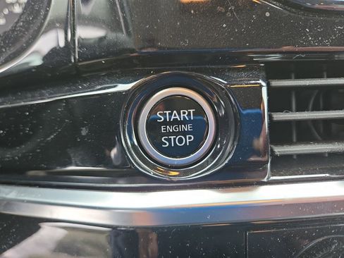 Used 2023 Nissan Pathfinder SL image 19