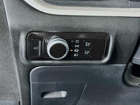 Used 2023 Ford Explorer XLT AWD/4WD image 10