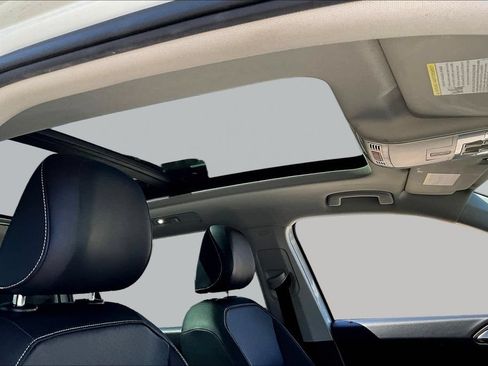 Used 2021 Volkswagen Tiguan SE w/ Panoramic Sunroof Package FWD image 29