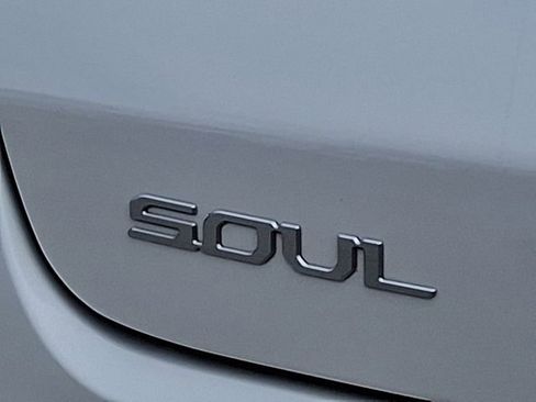 Used 2025 Kia Soul LX w/ LX Technology Package image 30