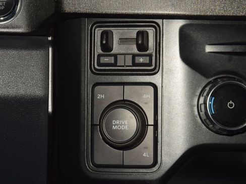 Used 2024 Ford F250 Platinum AWD/4WD image 35