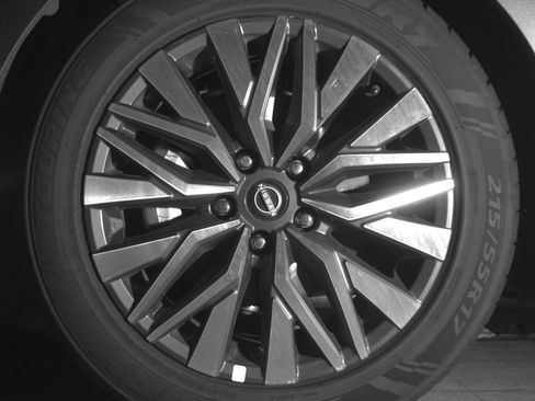 Used 2025 Nissan Altima 2.5 SV image 12