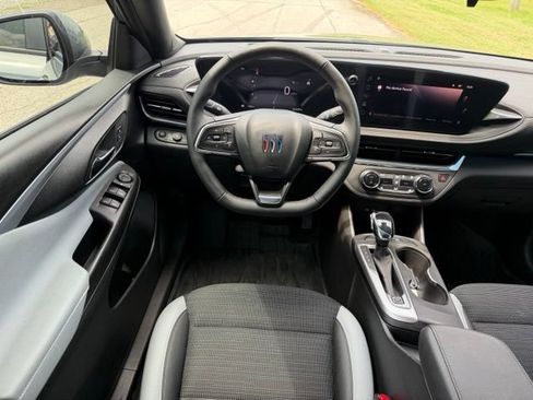 Used 2024 Buick Envista Preferred w/ Convenience I Package FWD image 37