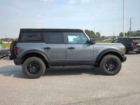 New 2026 Ford Bronco Badlands AWD/4WD image 3